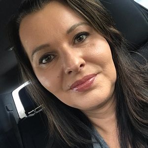 Meet your Posher, Lora